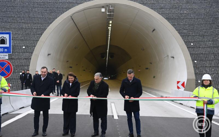 Orbán Viktor: Sopron csak akkor tudott fejlődni, ha össze volt kötve az őt körülvevő világgal