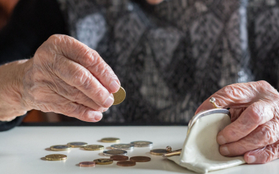 Magyar Államkincstár: jövő héten folyósítják a februári nyugdíj mellett a 13. és 14. havi ellátást