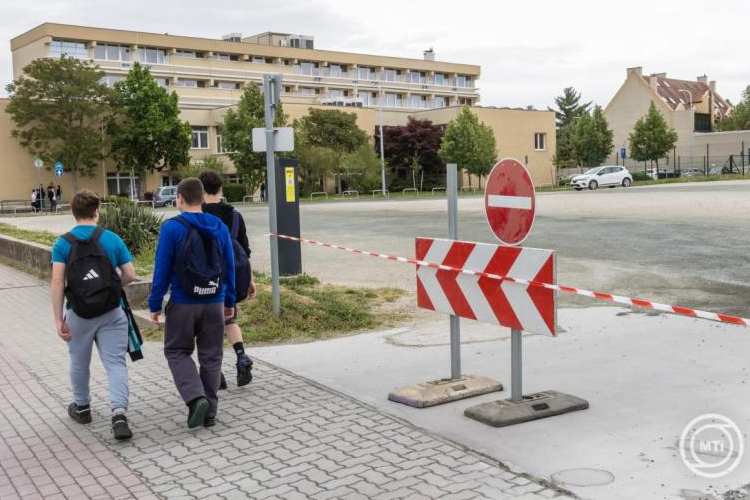 Azbesztszennyezés - Zalában több településen utak, bicikliutak és parkolók is szennyezettek lehetnek